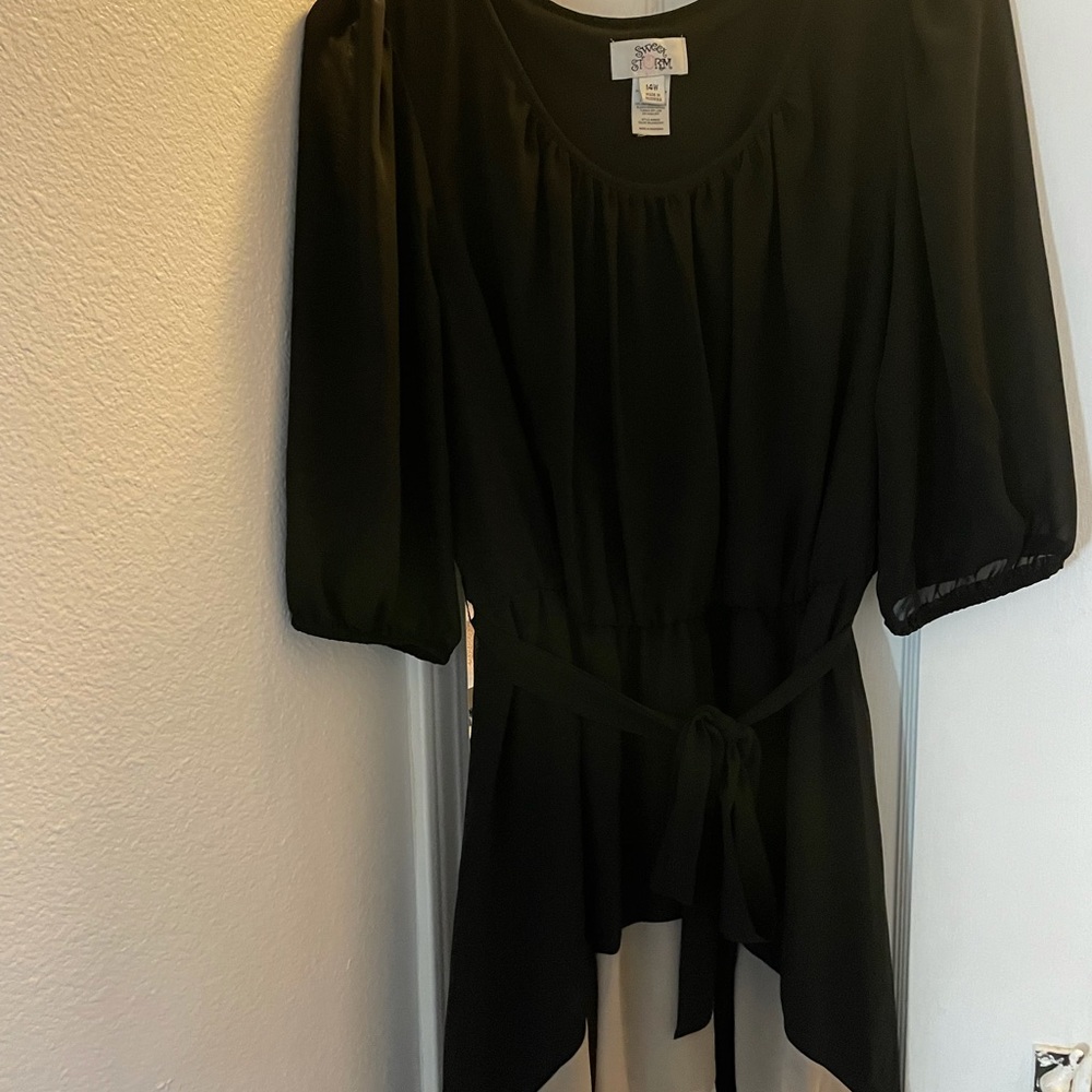 Sz 14w Black dress w/ tan/white ombré bottom.